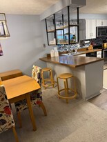 8056 Pebble Creek Ct in Indianapolis, IN - Building Photo