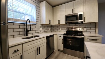 803 Westwood Dr in Clayton, MO - Building Photo