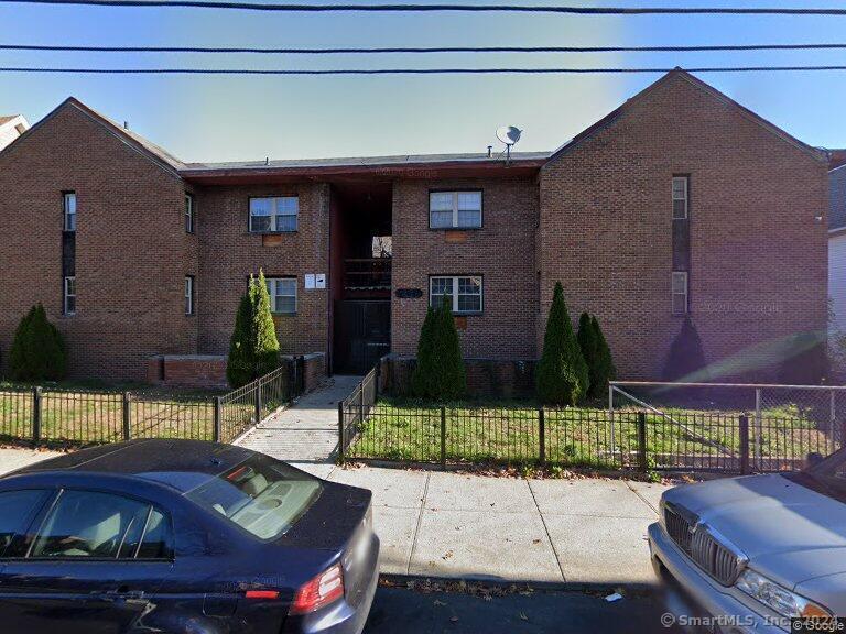 240 Oak St in Bridgeport, CT - Building Photo