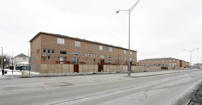 Glencar Estates in Chicago, IL - Building Photo - Building Photo