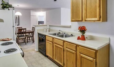 Glenns at Millers Lane in Richmond, VA - Building Photo - Building Photo