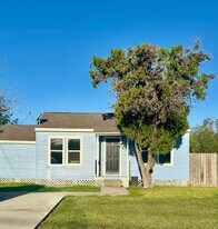 5421 Nelson Ln in Corpus Christi, TX - Building Photo