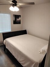 3253 W Country Gables Dr in Phoenix, AZ - Building Photo - Building Photo