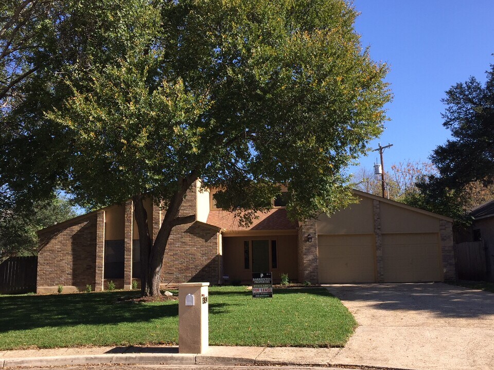 13034 N Run in San Antonio, TX - Building Photo