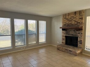 6497 Hart Ln in Austin, TX - Building Photo - Building Photo