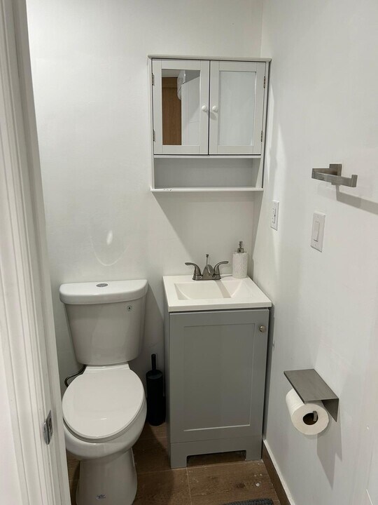 2216 NE 4th Ave in Wilton Manors, FL - Building Photo