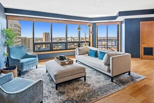 168 6th St E in St. Paul, MN - Building Photo