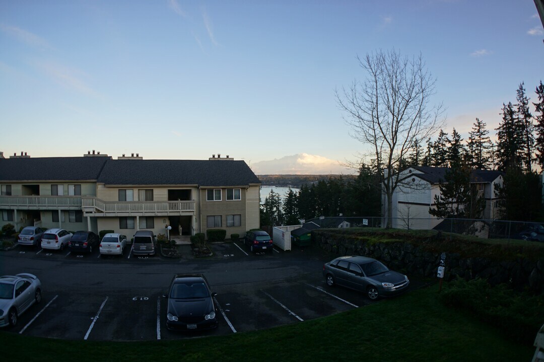 1760 W Sunn Fjord Ln, Unit F-204 in Bremerton, WA - Foto de edificio