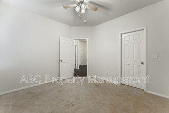 1323 S Spritz Dr in Fayetteville, AR - Building Photo - Building Photo