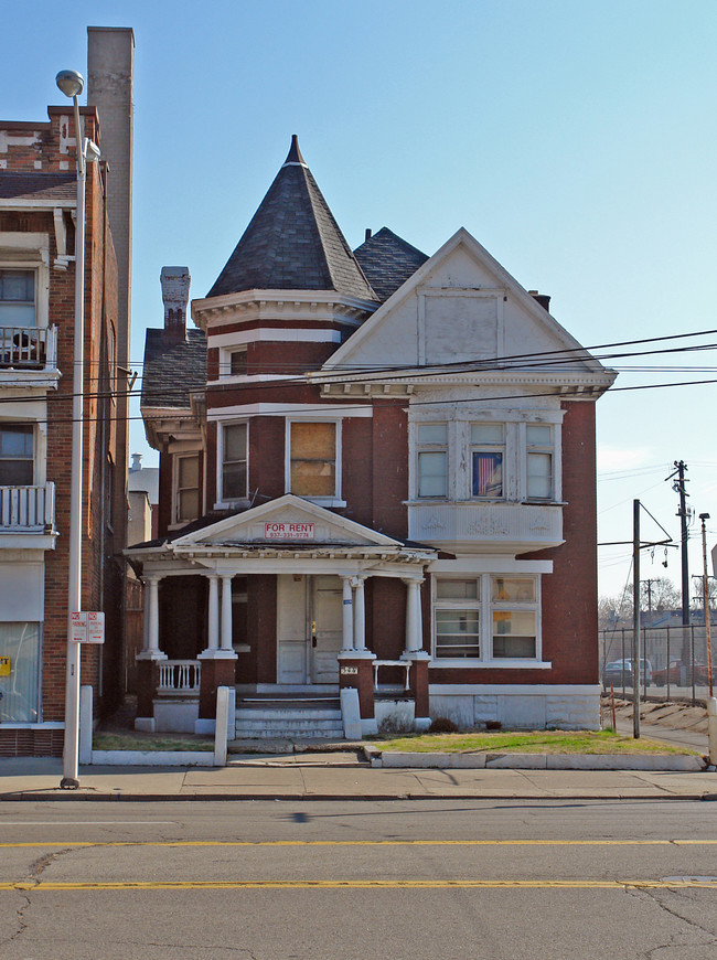 344 S Main St in Dayton, OH - Foto de edificio - Building Photo