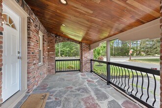 129 Maple Ave in Shrewsbury, MA - Foto de edificio - Building Photo