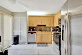 7473 Glendevon Ln in Delray Beach, FL - Building Photo - Building Photo