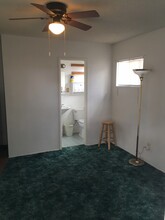 1310 Stevely Ave, Unit studio in Long Beach, CA - Building Photo - Building Photo