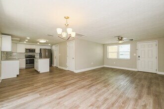 4801 5th St in New Port Richey, FL - Building Photo - Building Photo