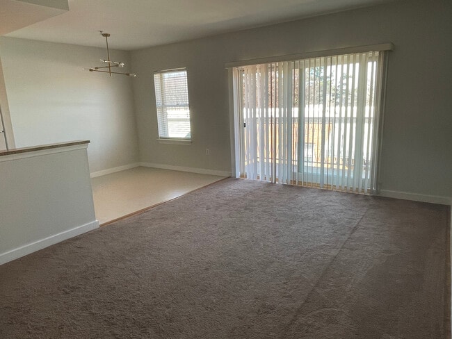 1600 Church Rd, Unit B211 in Wyncote, PA - Foto de edificio - Building Photo