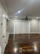 364 Hadleigh Ln in North Brunswick, NJ - Building Photo - Building Photo