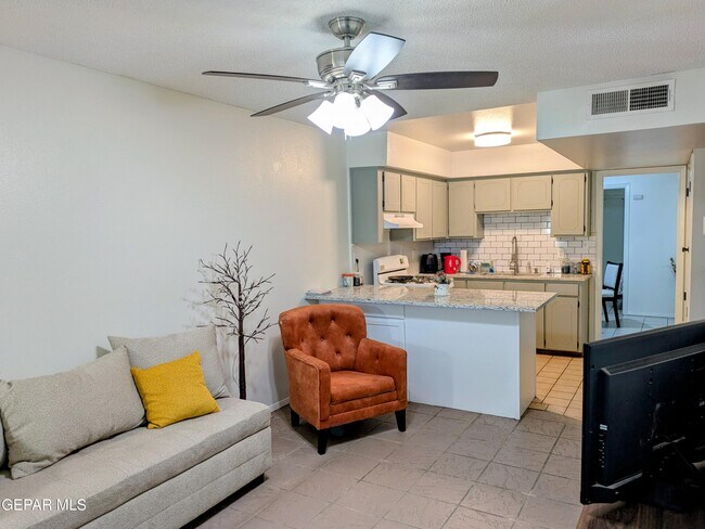 709 Tays St in El Paso, TX - Building Photo - Building Photo