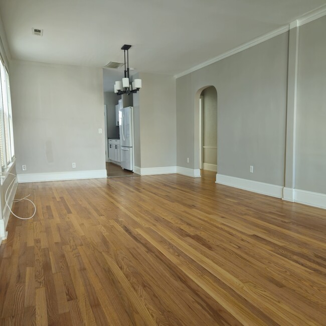 4949 W Melrose St, Unit 2nd fl in Chicago, IL - Foto de edificio - Building Photo