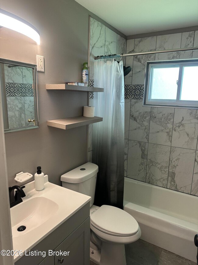 4535 Stonestreet Rd in Louisville, KY - Building Photo - Building Photo