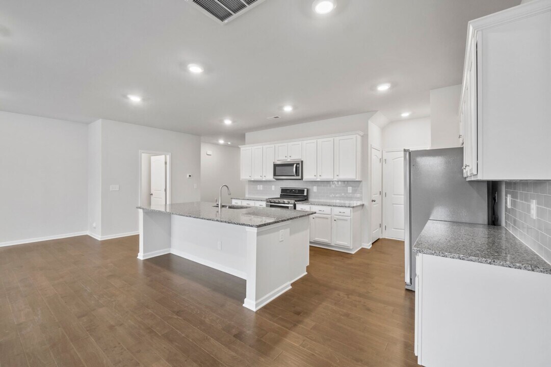 3331 Glenn Hope Wy in Matthews, NC - Building Photo