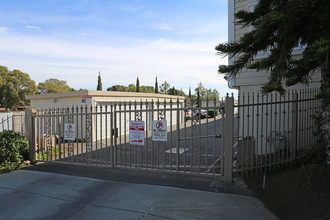 Victoria Station Apartments in Carlsbad, CA - Building Photo - Building Photo