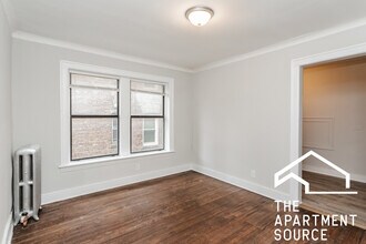 6959 S Paxton Ave in Chicago, IL - Building Photo - Building Photo