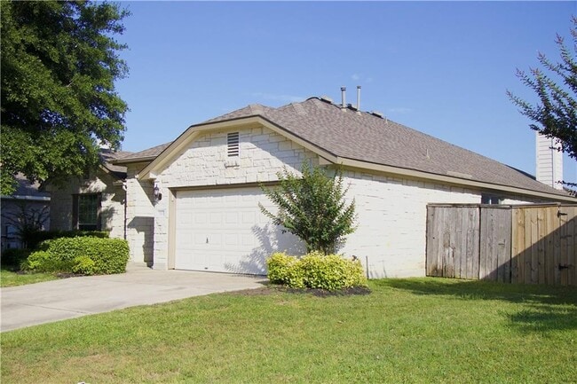 333 Hidden Brook Ln in Round Rock, TX - Building Photo - Building Photo