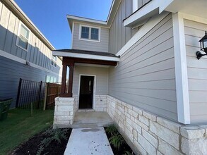 337 Redonda Dr in Liberty Hill, TX - Building Photo - Building Photo