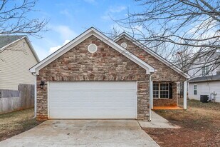 717 Douglass Cir in Mcdonough, GA - Building Photo