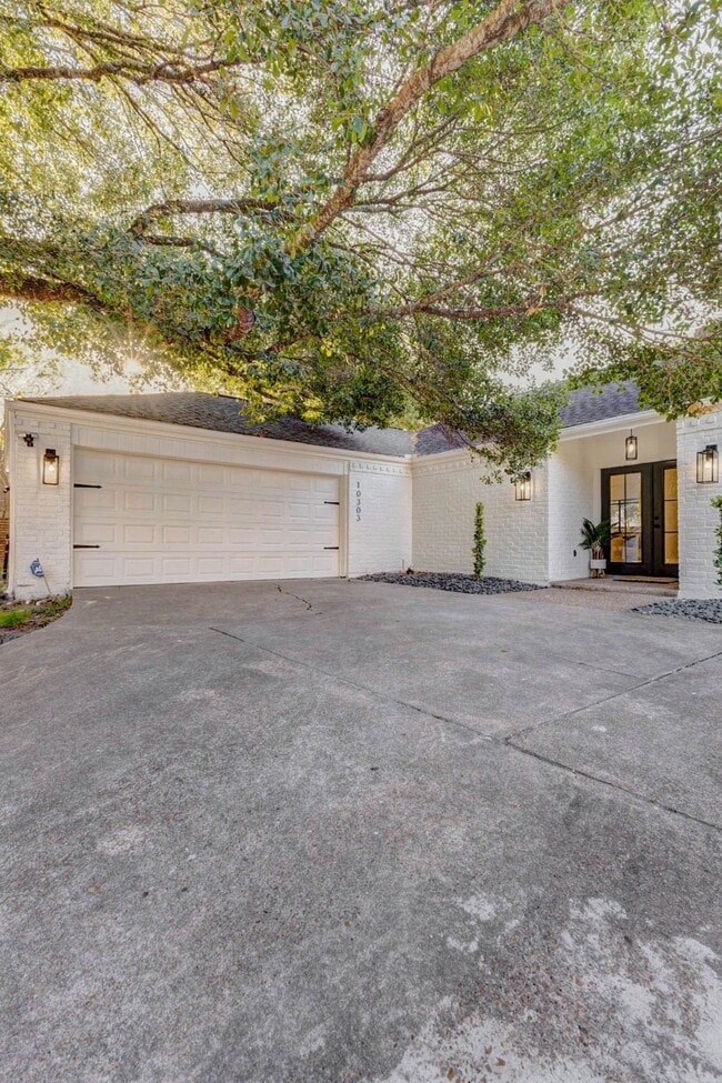 10303 Chevy Chase Dr in Houston, TX - Building Photo - Building Photo