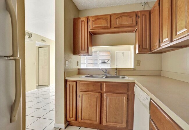 property at 832 Twin Lakes Dr