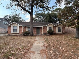 13015 Shady Knoll Ln in Cypress, TX - Building Photo