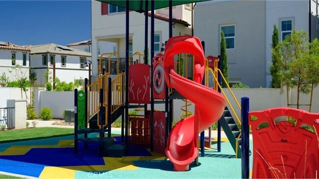 3079 Harrison Ln in Simi Valley, CA - Foto de edificio - Building Photo