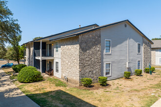 Pearl Park Apartments in San Antonio, TX - Building Photo - Building Photo