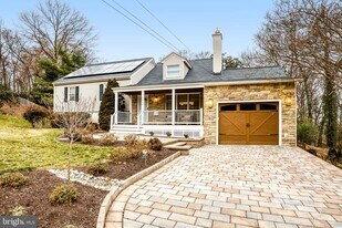 1504 Wake Forest Dr in Alexandria, VA - Building Photo