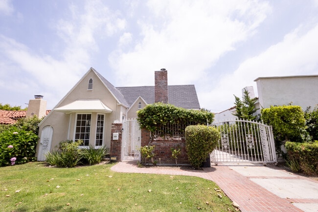 property at 446 S La Peer Dr