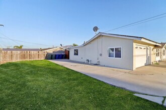 609 Carlsbad St in Spring Valley, CA - Building Photo - Building Photo