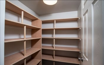 1551 Lucus Rd in Wasilla, AK - Foto de edificio - Building Photo