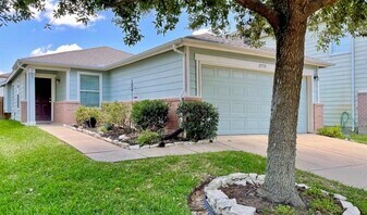 20758 Cypress Crescent Ln in Cypress, TX - Building Photo