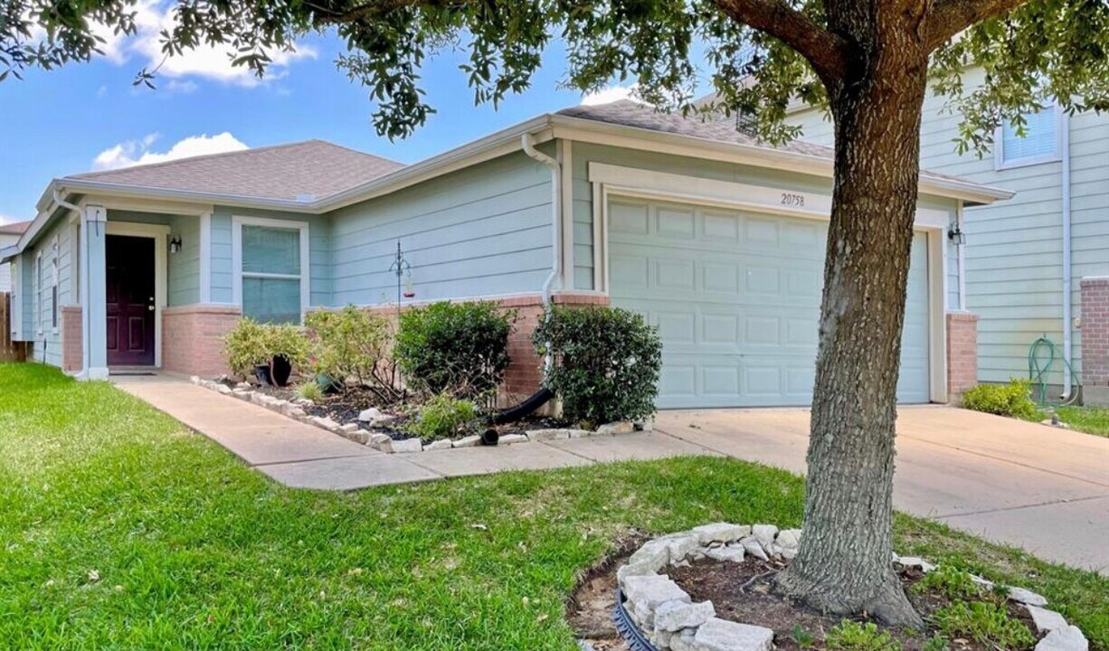20758 Cypress Crescent Ln in Cypress, TX - Building Photo