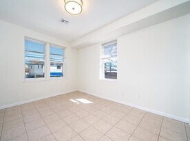 613 Ridge Rd in Lyndhurst, NJ - Building Photo