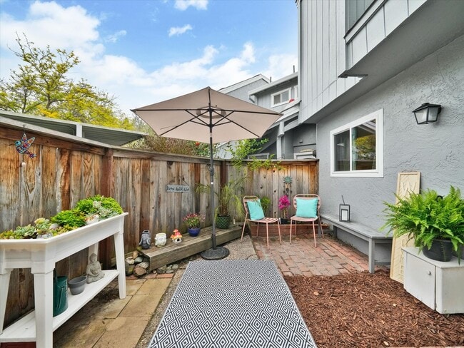 712 Racquet Club Cir in Rohnert Park, CA - Building Photo - Building Photo