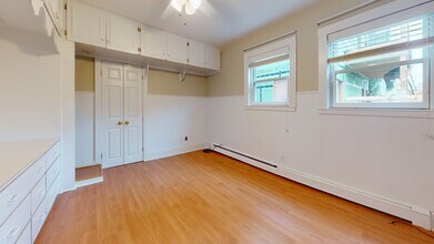 310 Lowell St, Unit 310 in Somerville, MA - Foto de edificio - Building Photo