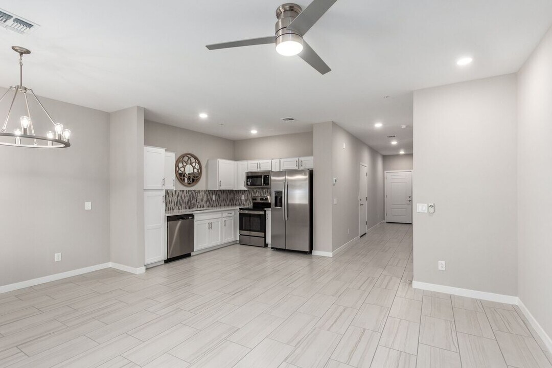 2134 W Harmont Dr in Phoenix, AZ - Building Photo