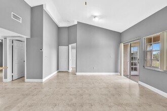 2841 N Oakland Forest Dr in Oakland Park, FL - Building Photo - Building Photo