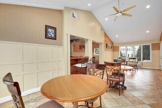 651 Brookside Dr, Unit 2 in Andover, MA - Building Photo - Building Photo