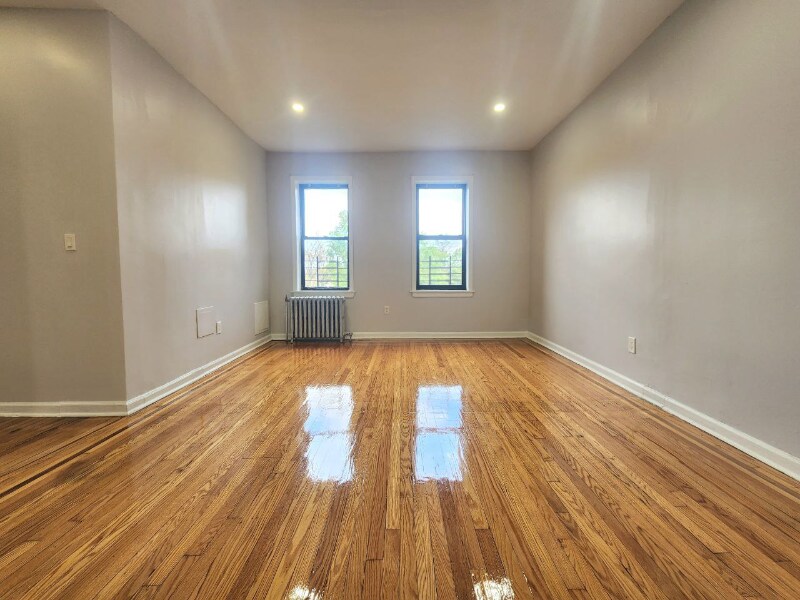 600 Salem Ave in Elizabeth, NJ - Building Photo
