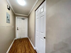 7340 Lake Cir Dr in Margate, FL - Building Photo - Building Photo