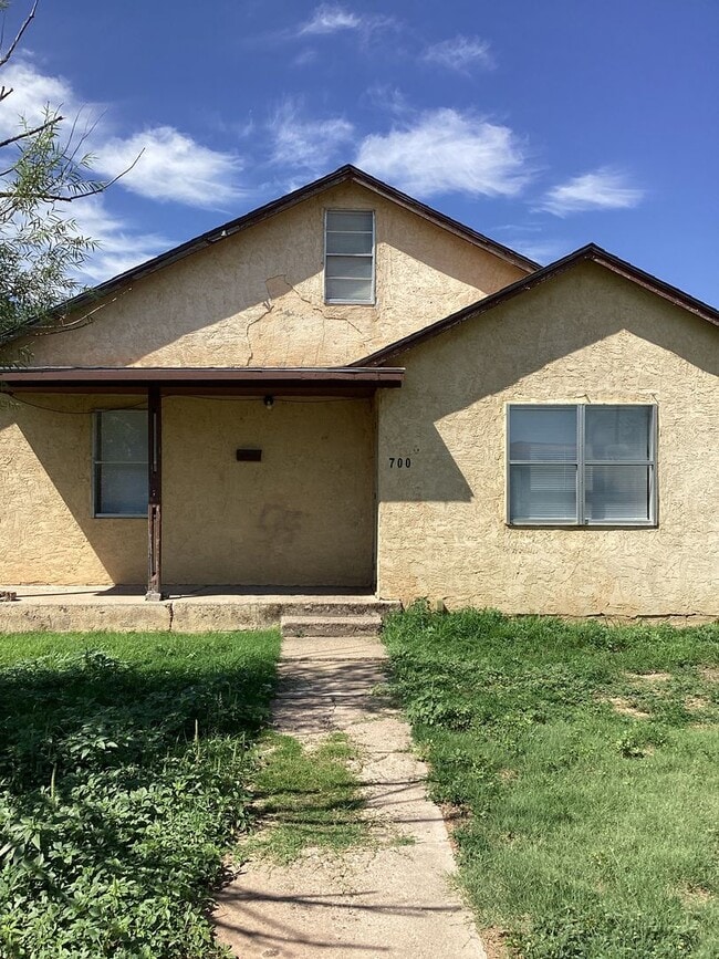 property at 700 S Elgin Ave