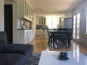 5 Pioneer Ct in Alameda, CA - Building Photo - Building Photo